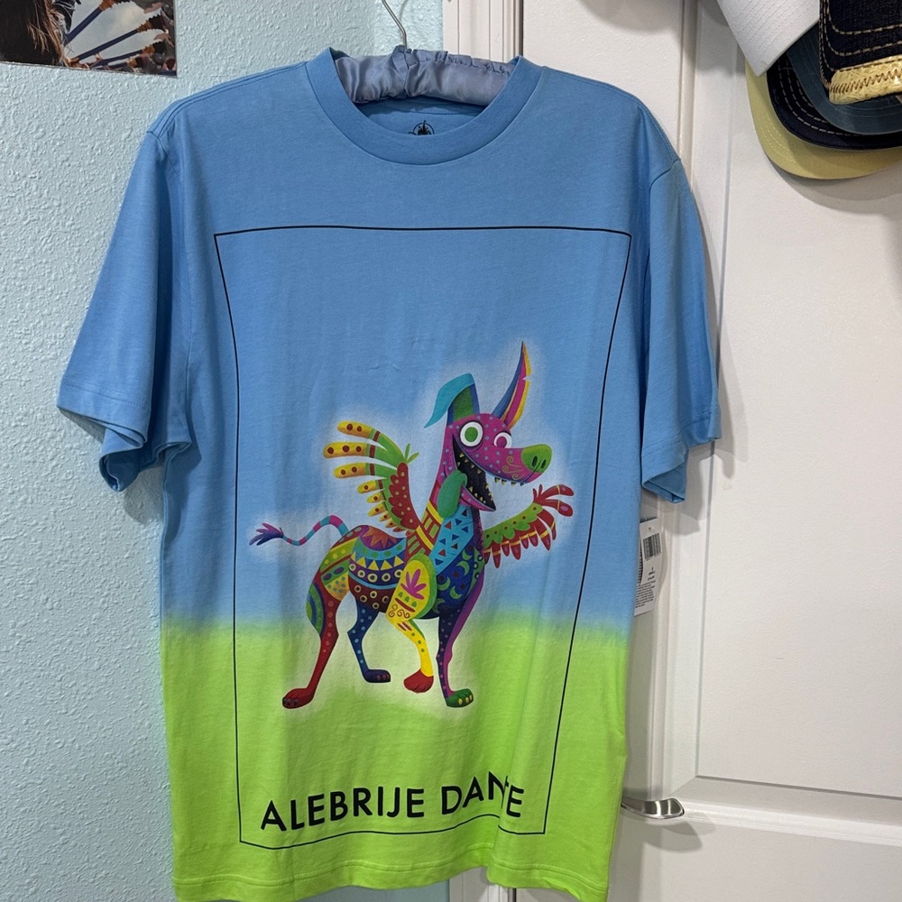 Men’s Disney Alebrije coco movie Tee - Blue & Lime Ombre with Multicolor Graphic